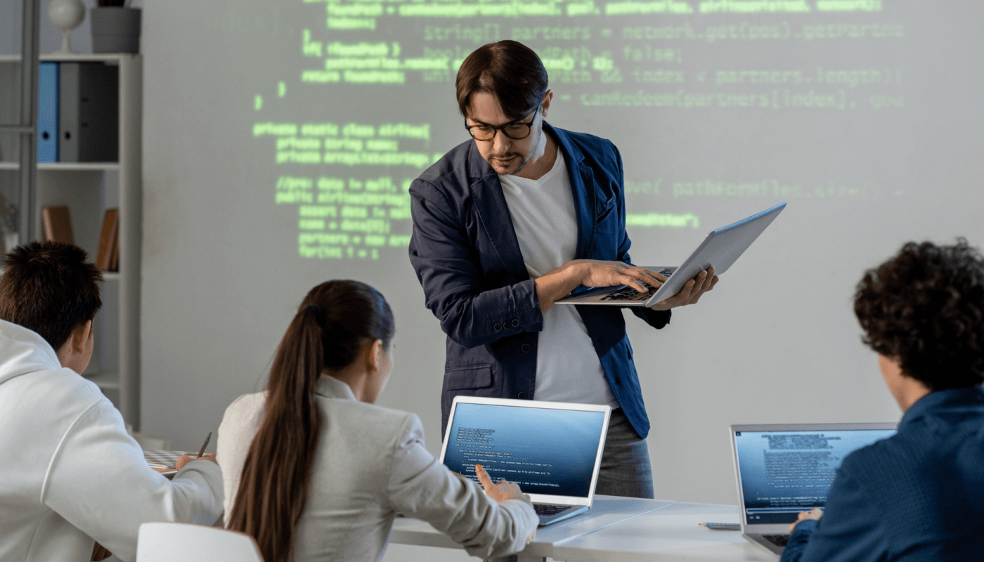 IT <span class='text-yellow-400'>Training</span>